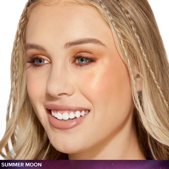 2F ‘Summer Moon’ Moon Crush Multi-Use Powder Highlighter - Picture 3 of 10